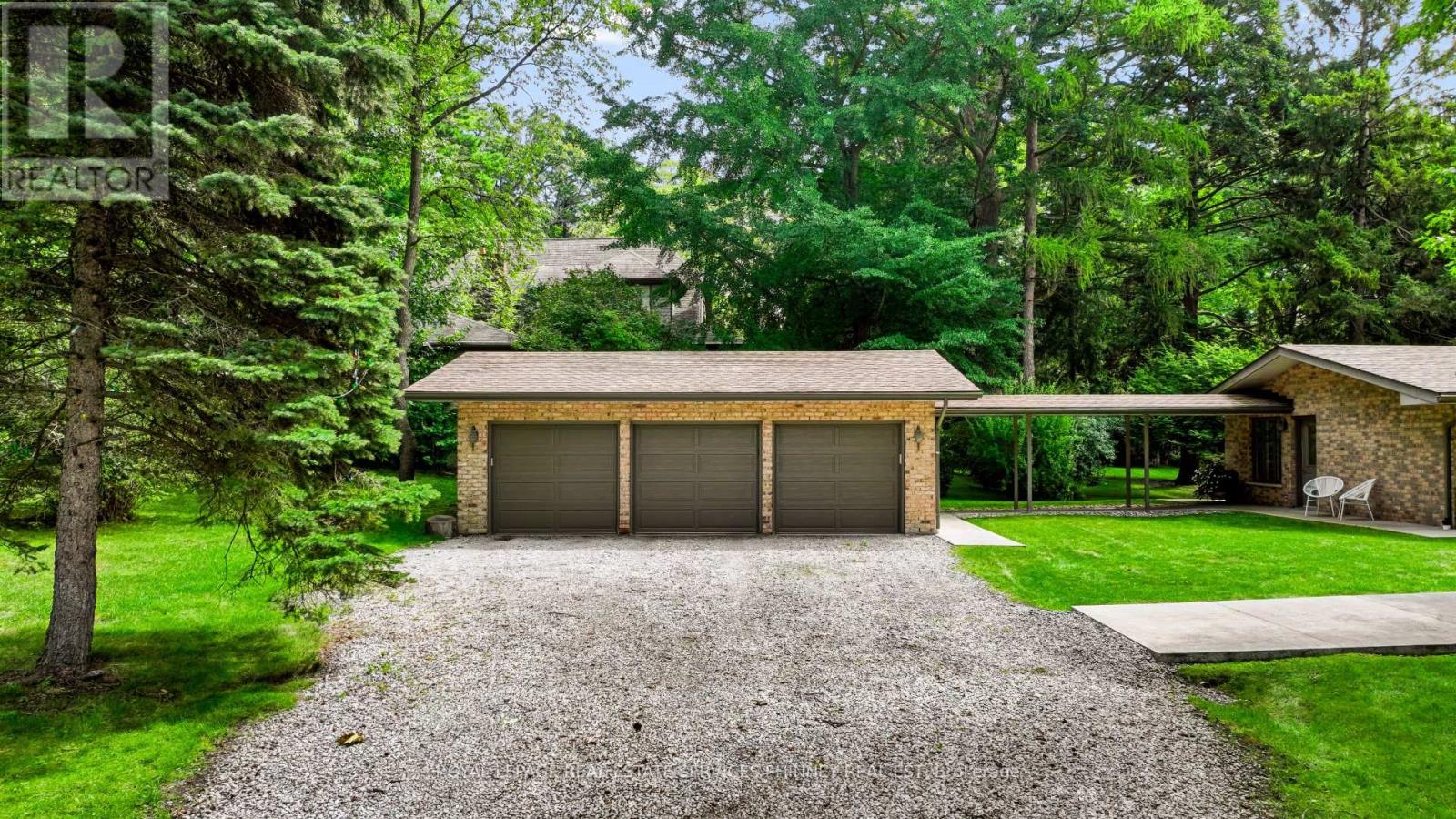 1066 STOCKWELL AVENUE - 23