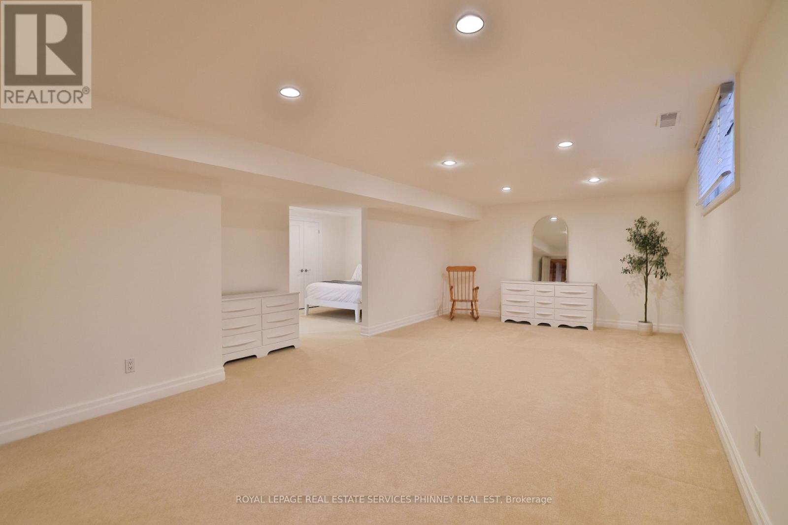 1066 STOCKWELL AVENUE - Image 26
