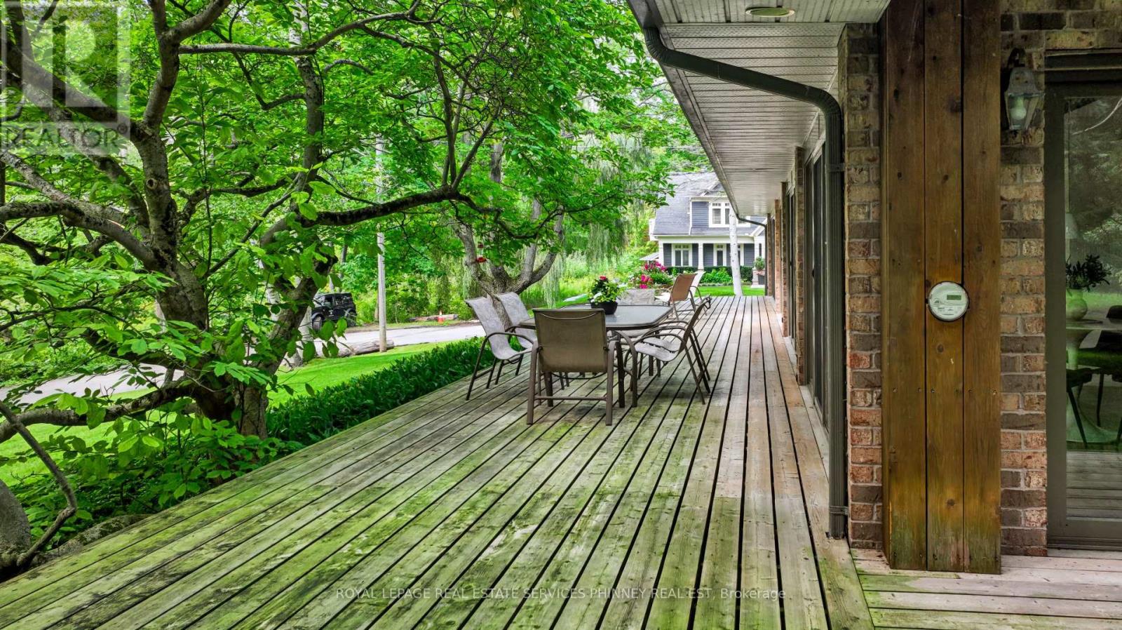 1066 STOCKWELL AVENUE - 29