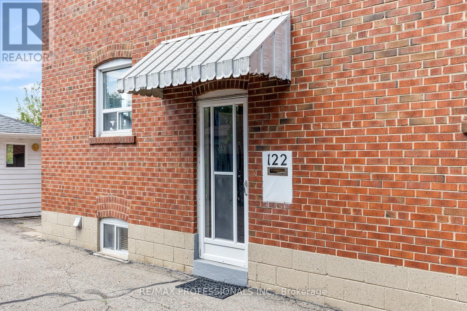 122 TREEVIEW DRIVE - 31