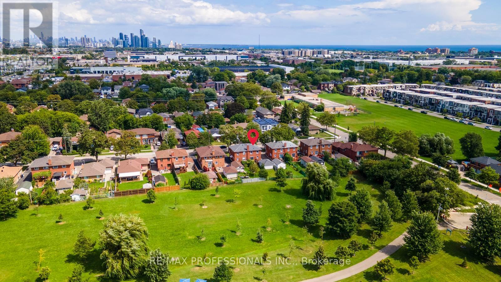 122 TREEVIEW DRIVE - Image 35