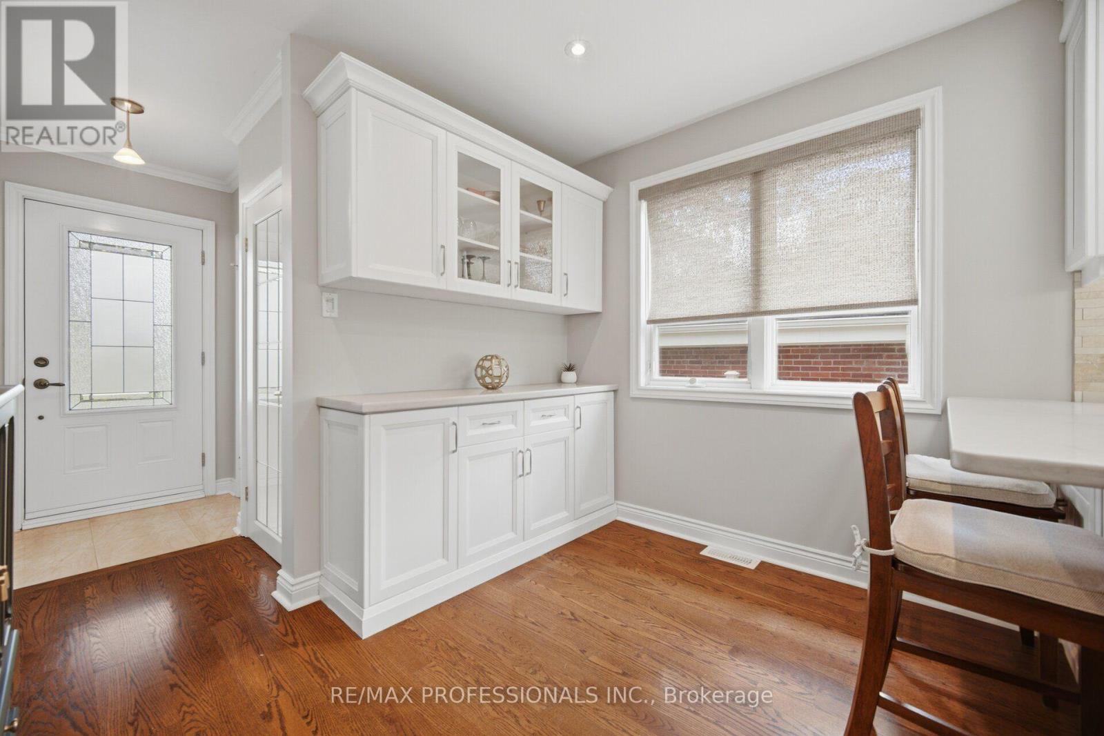 8 BEAVERBROOK AVENUE - 16