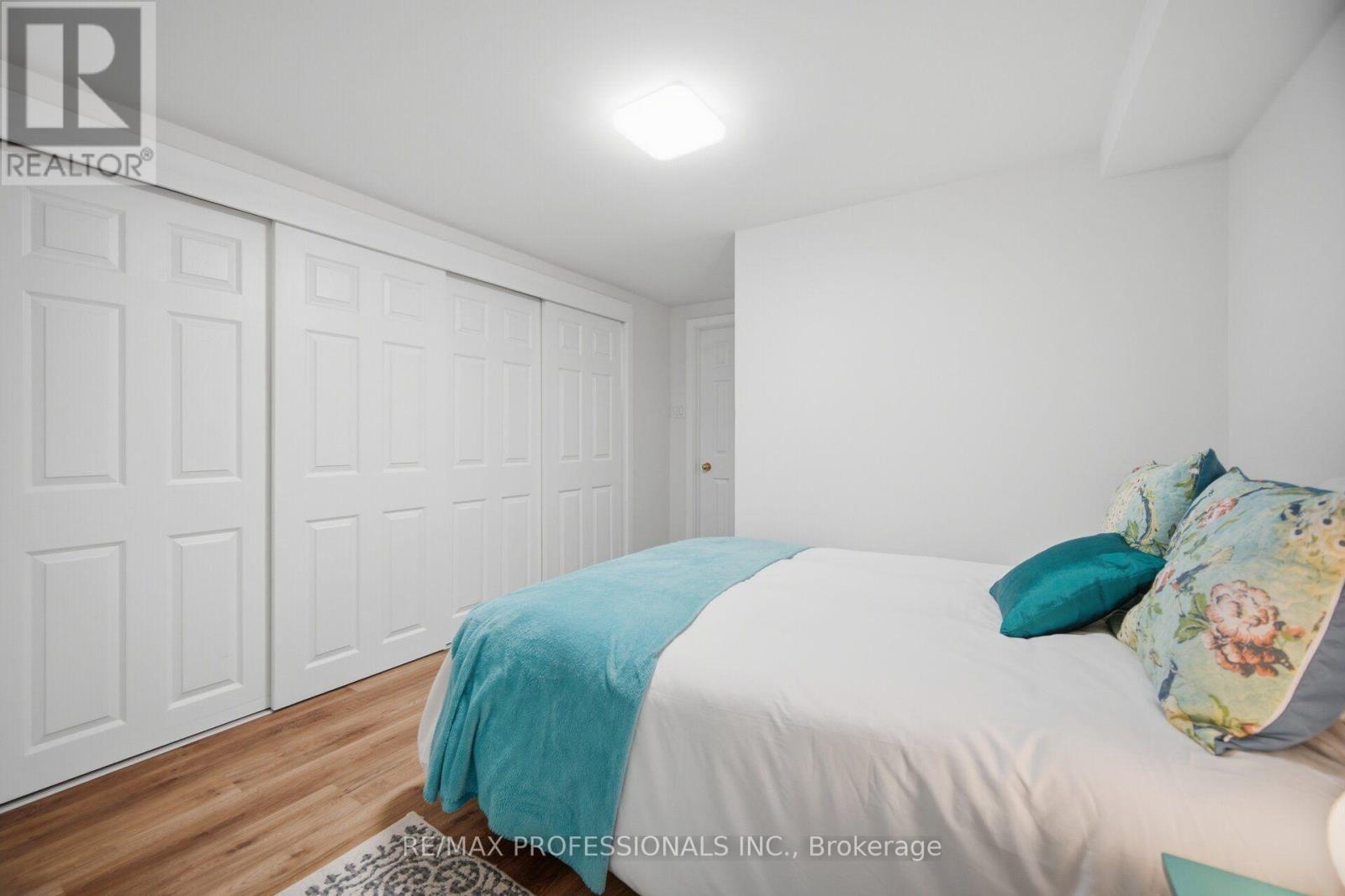 8 BEAVERBROOK AVENUE - 32