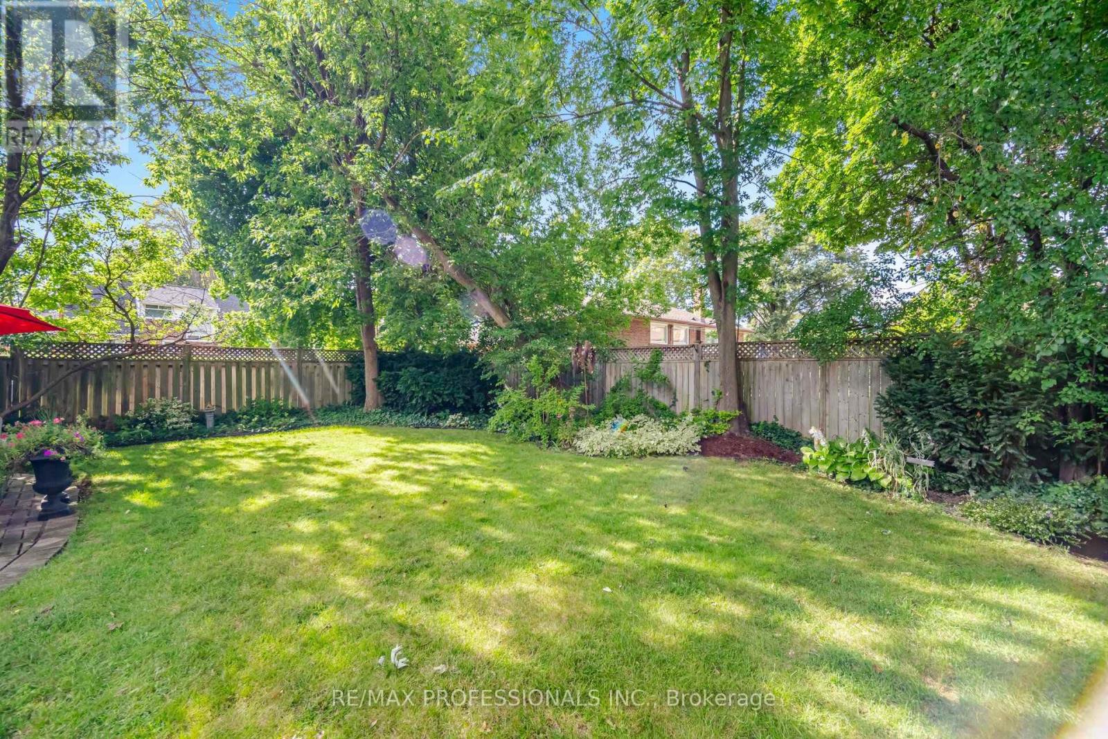8 BEAVERBROOK AVENUE - Image 42