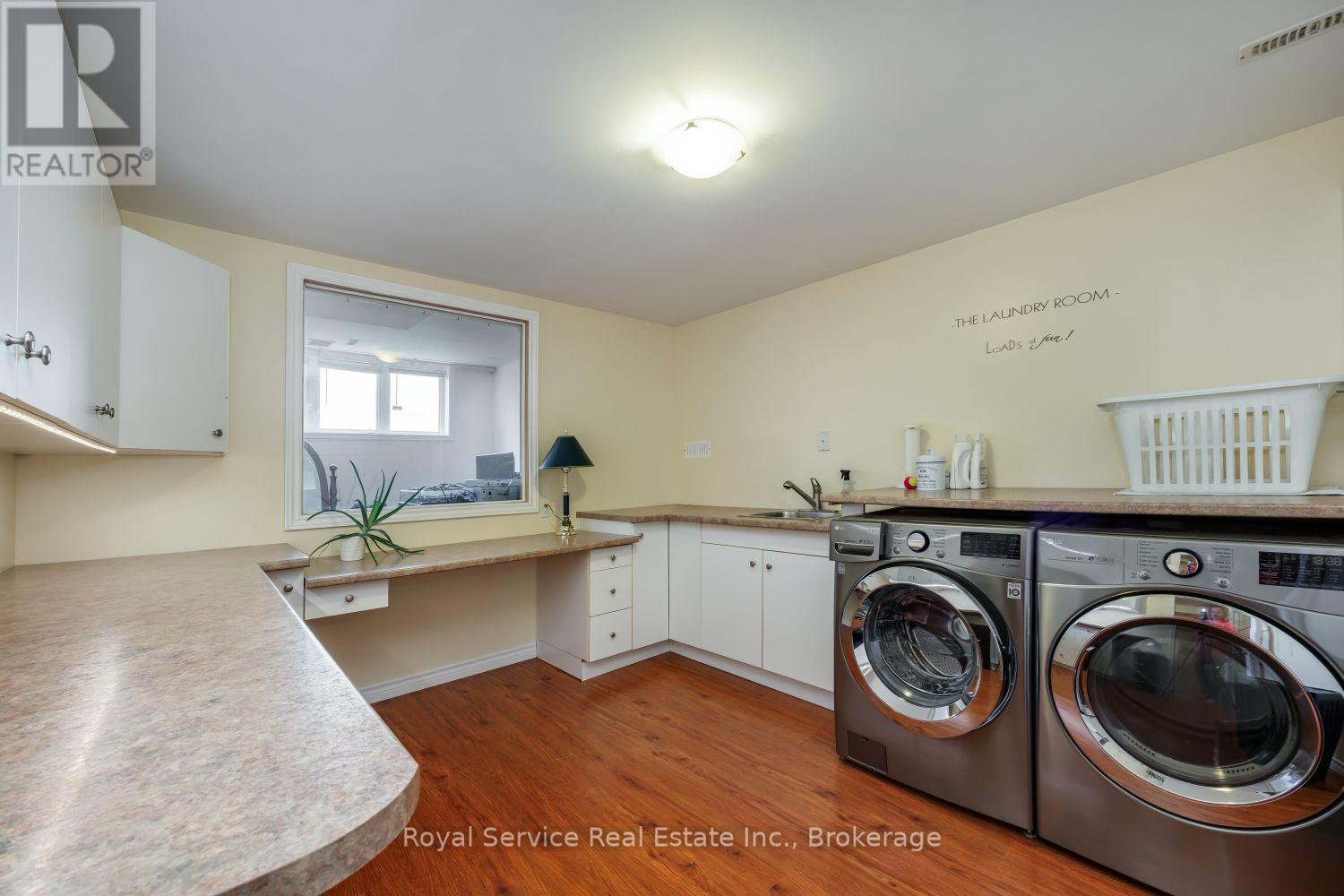 52 FENTON LANE - 23