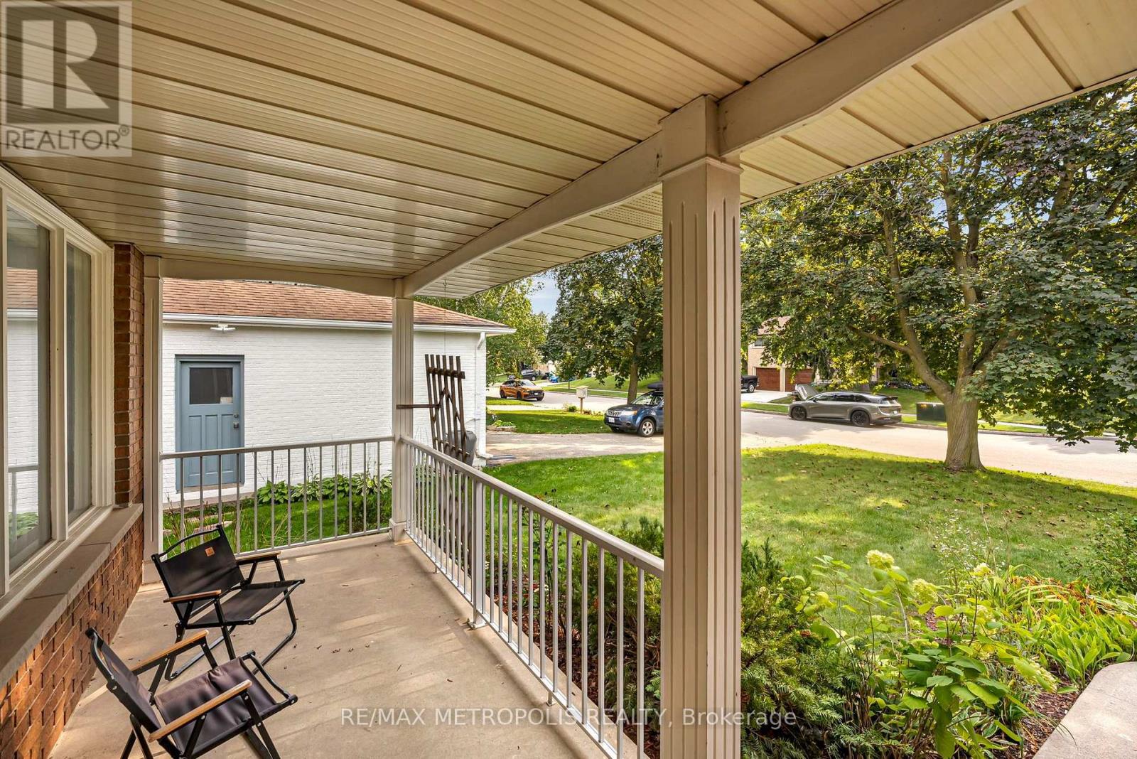598 BLACK OAK CRESCENT - 3