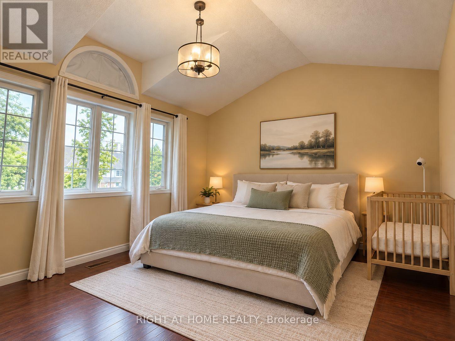 709 SILVERSMITH STREET, London North (North M) — photo 8