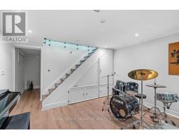 11 Yewfield Crescent, Toronto, ON M3B2Y4 Photo 24
