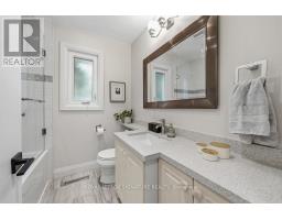 11 Yewfield Crescent, Toronto, ON M3B2Y4 Photo 21