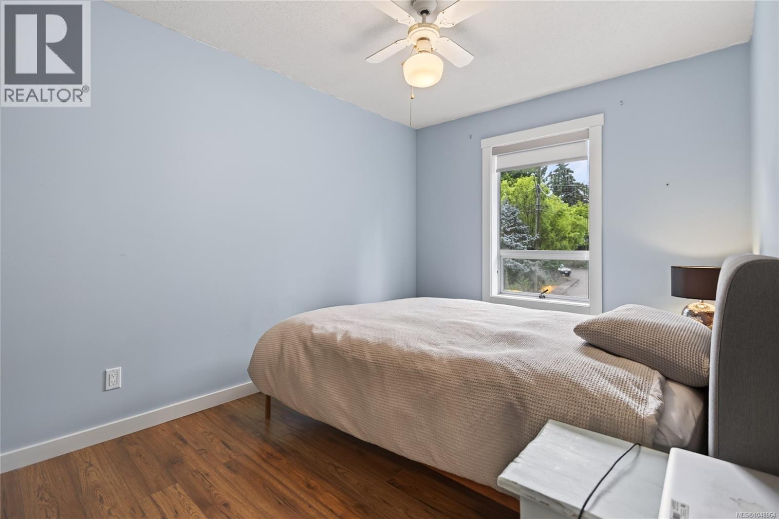 1561 Embleton Cres - 12