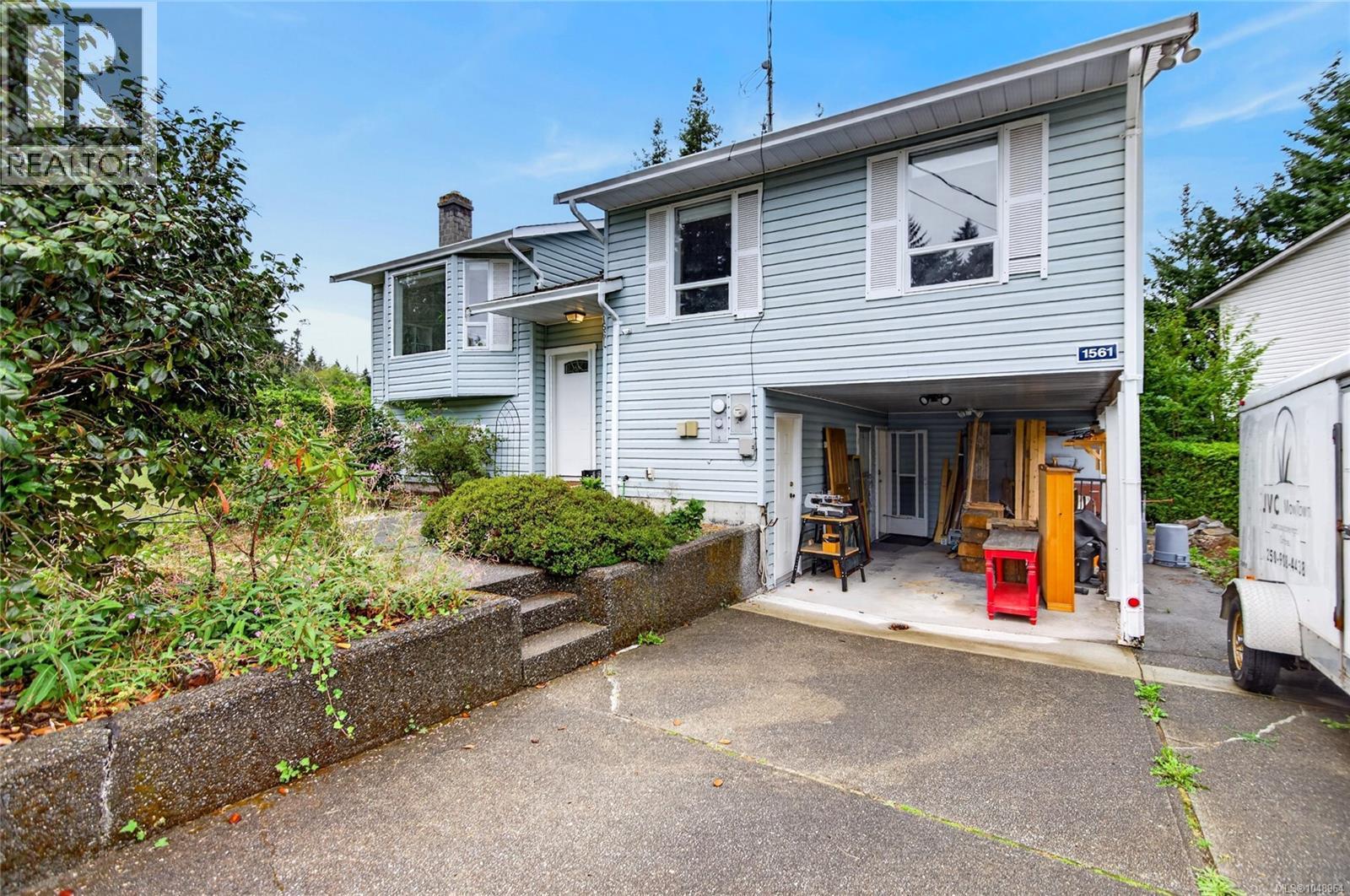 1561 Embleton Cres - 2