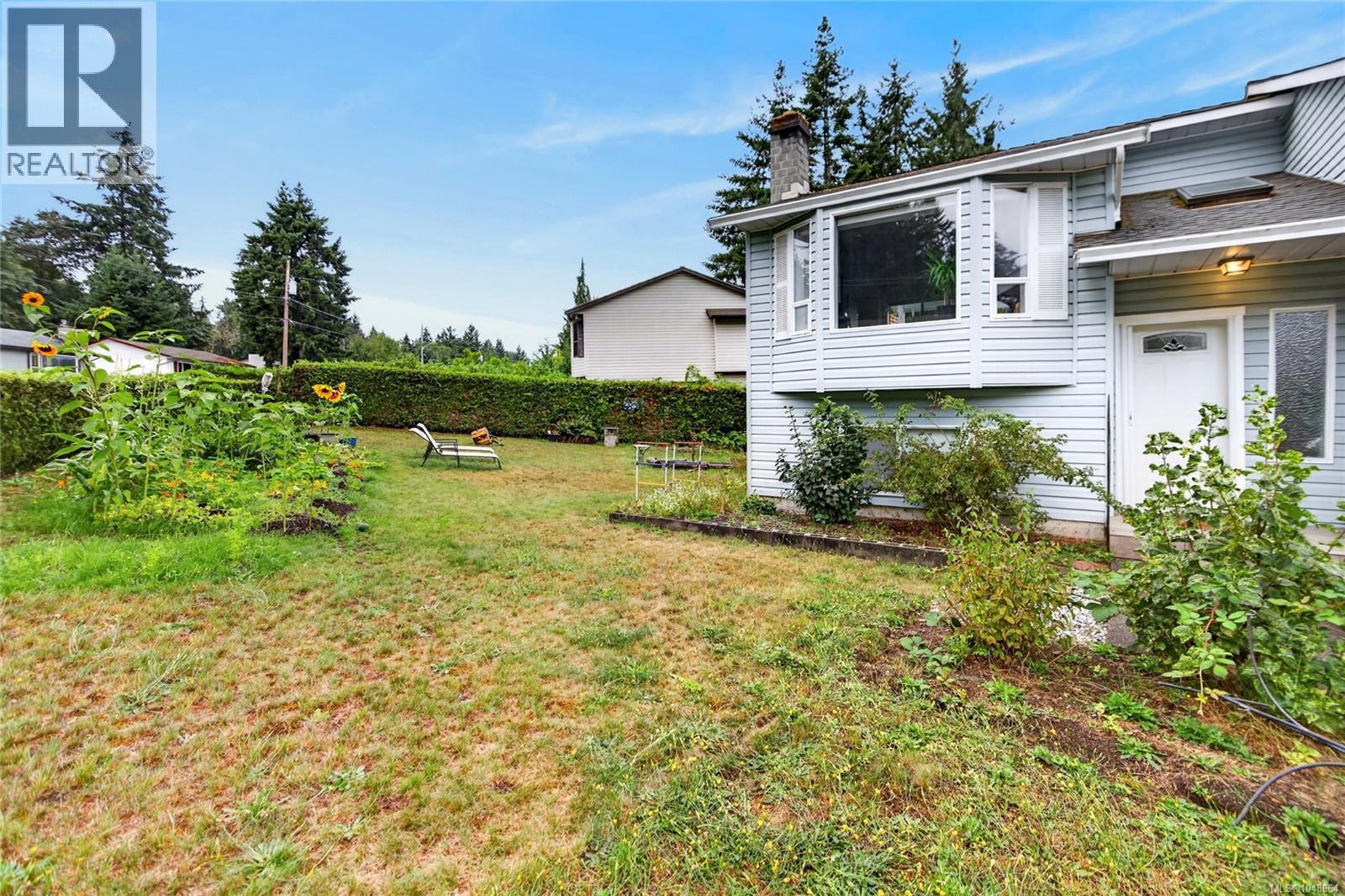 1561 Embleton Cres - 25