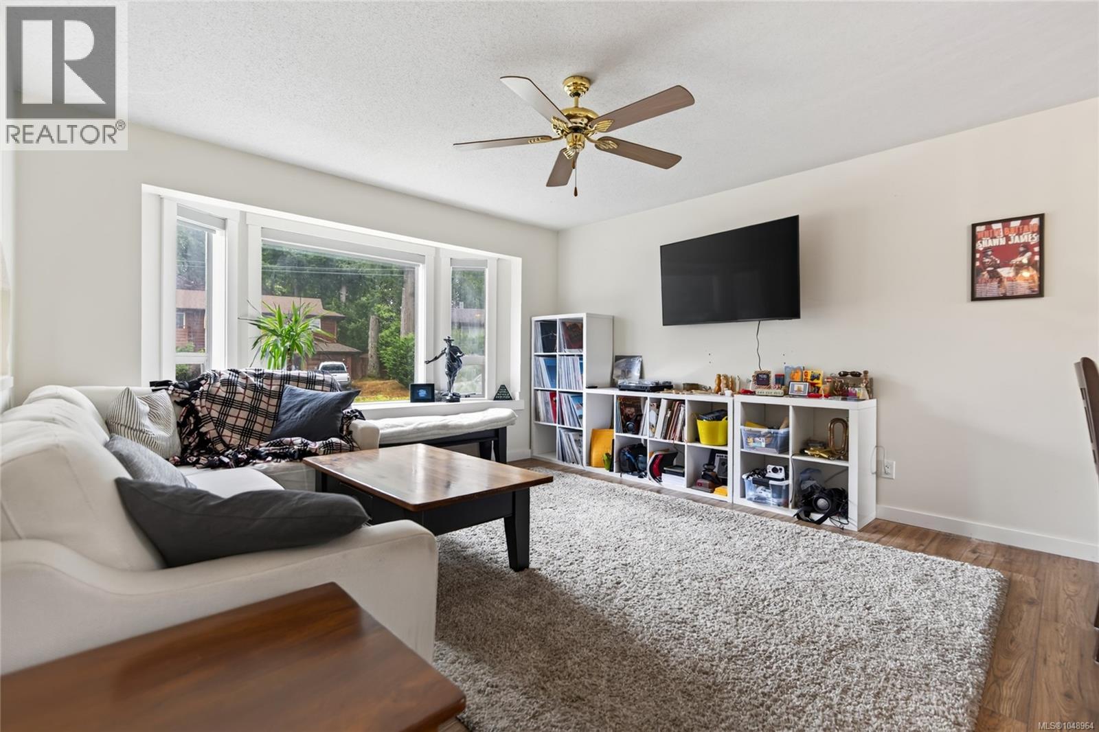1561 Embleton Cres - 3