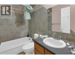 Kitchen - 127 Scenic Cove Circle Nw, Calgary, AB T3L1M5 Photo 11