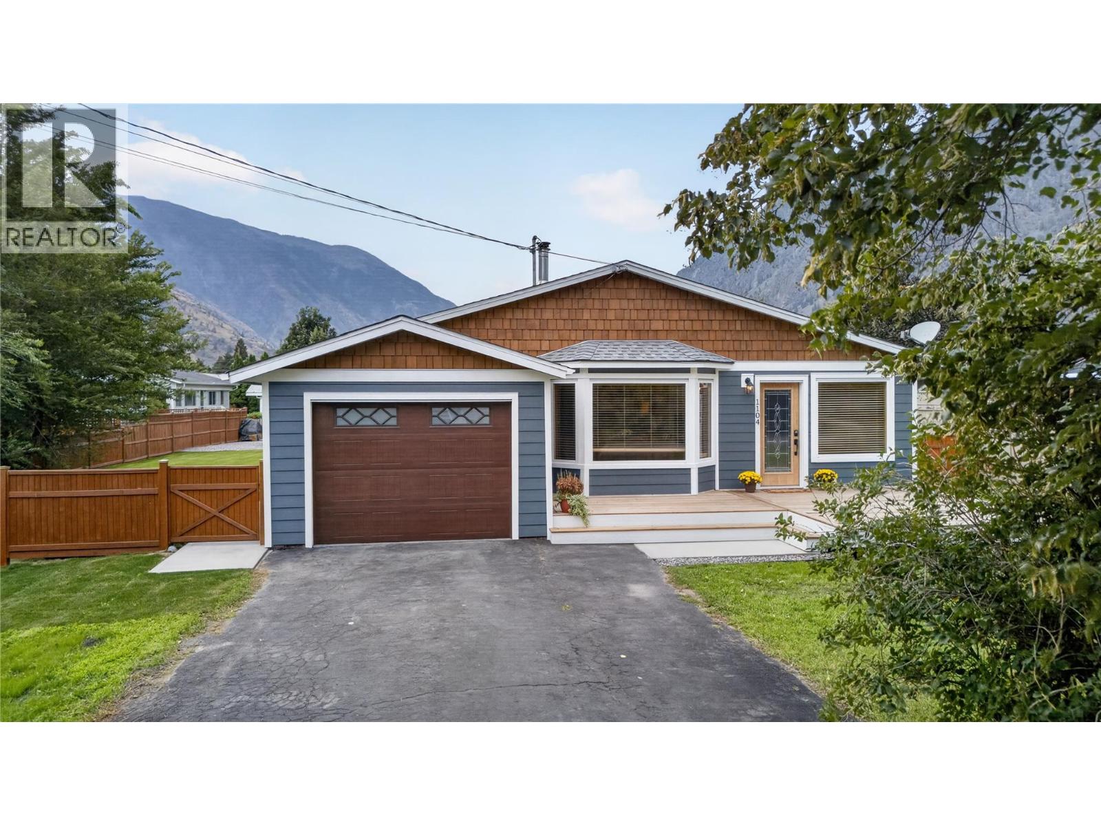 1104 7th Street, Keremeos