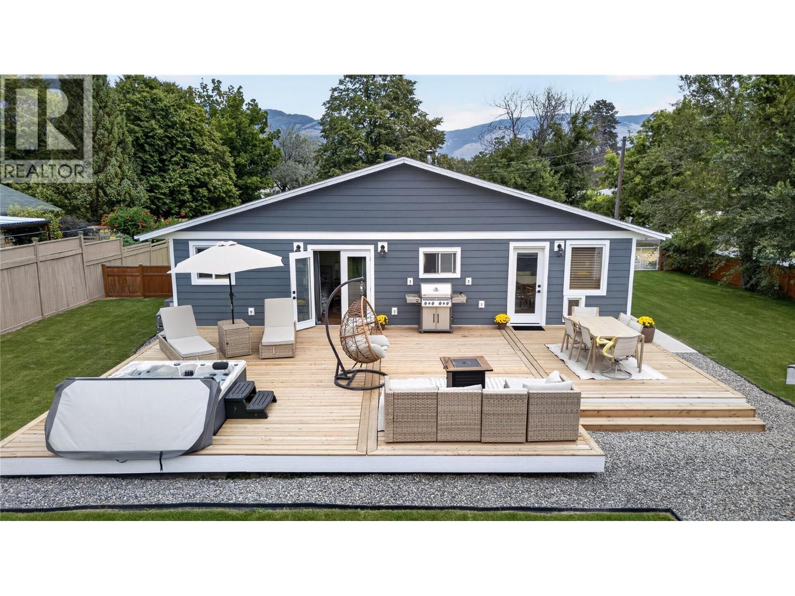 1104 7th Street, Keremeos