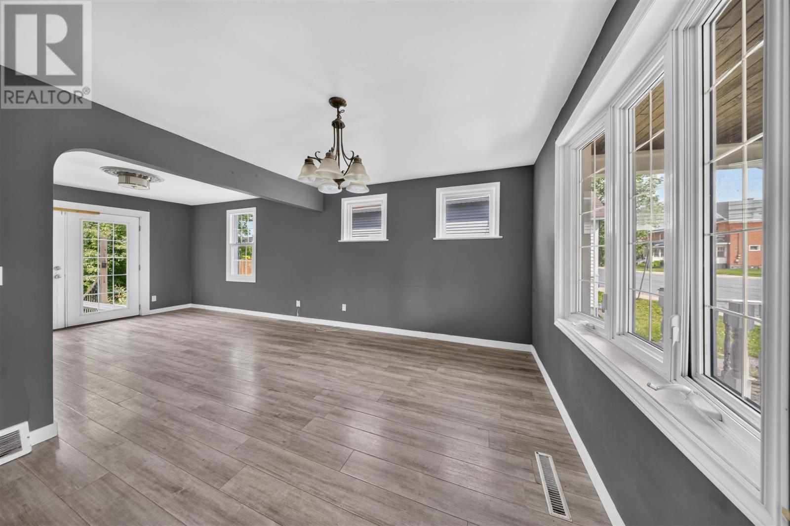 461 John ST, Sault Ste. Marie — photo 8