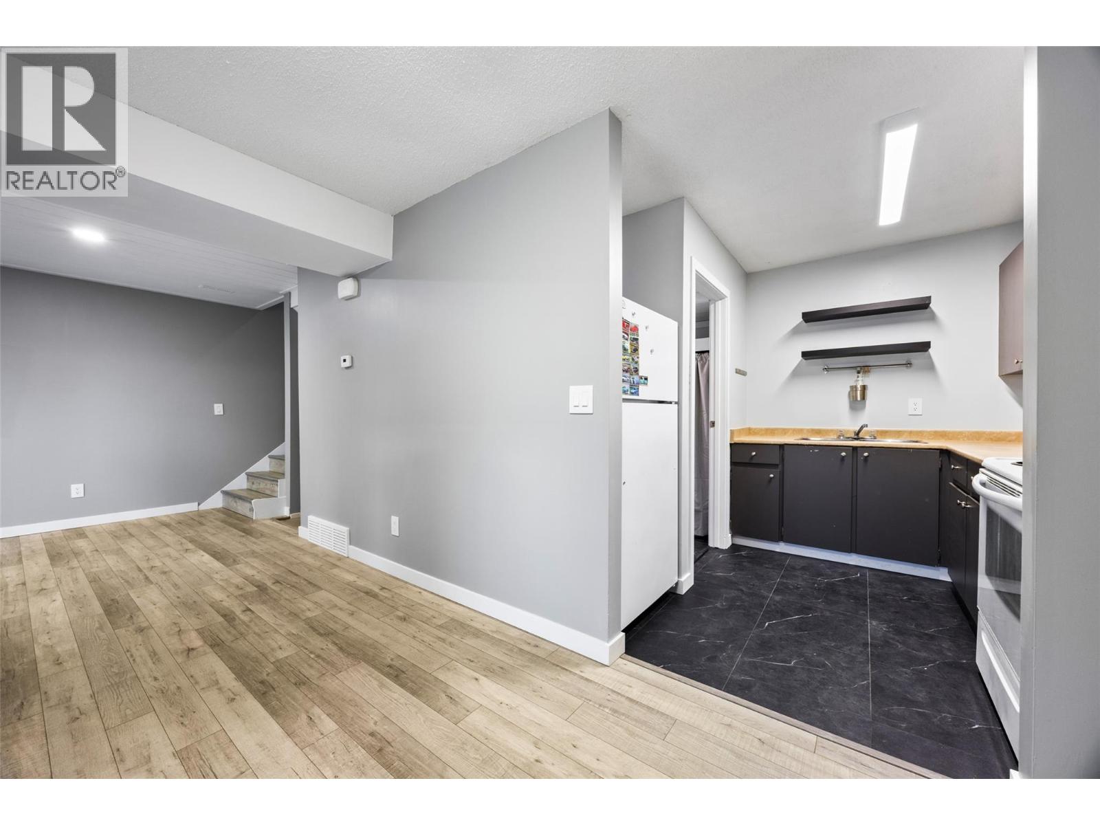 #2 1221 HUGH ALLAN Drive - 8