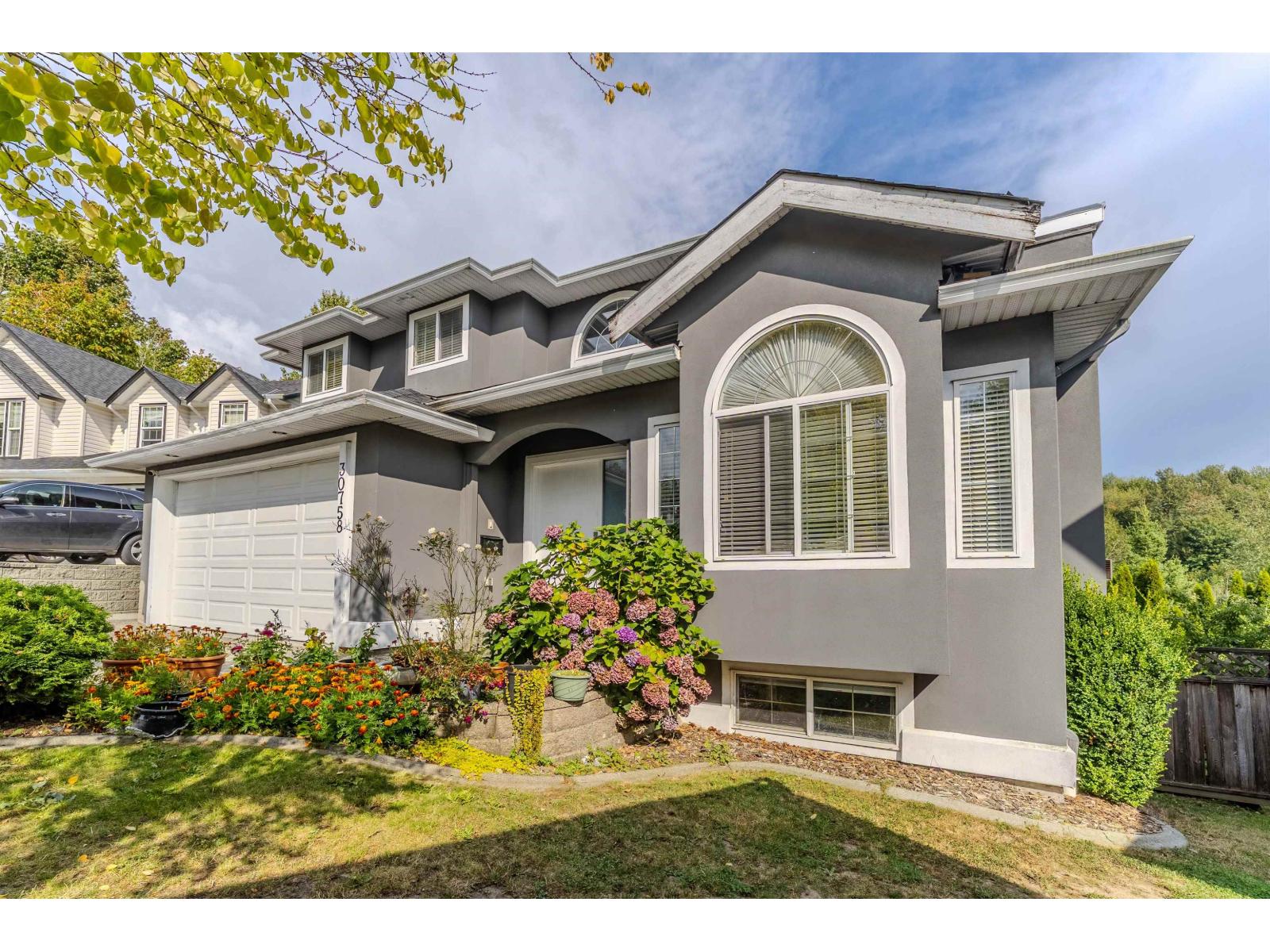 8 Bed, 5 Bath House for Sale in Abbotsford – 30758 STELLAR COURT, Abbotsford – MLS# R3161648 - Image 2