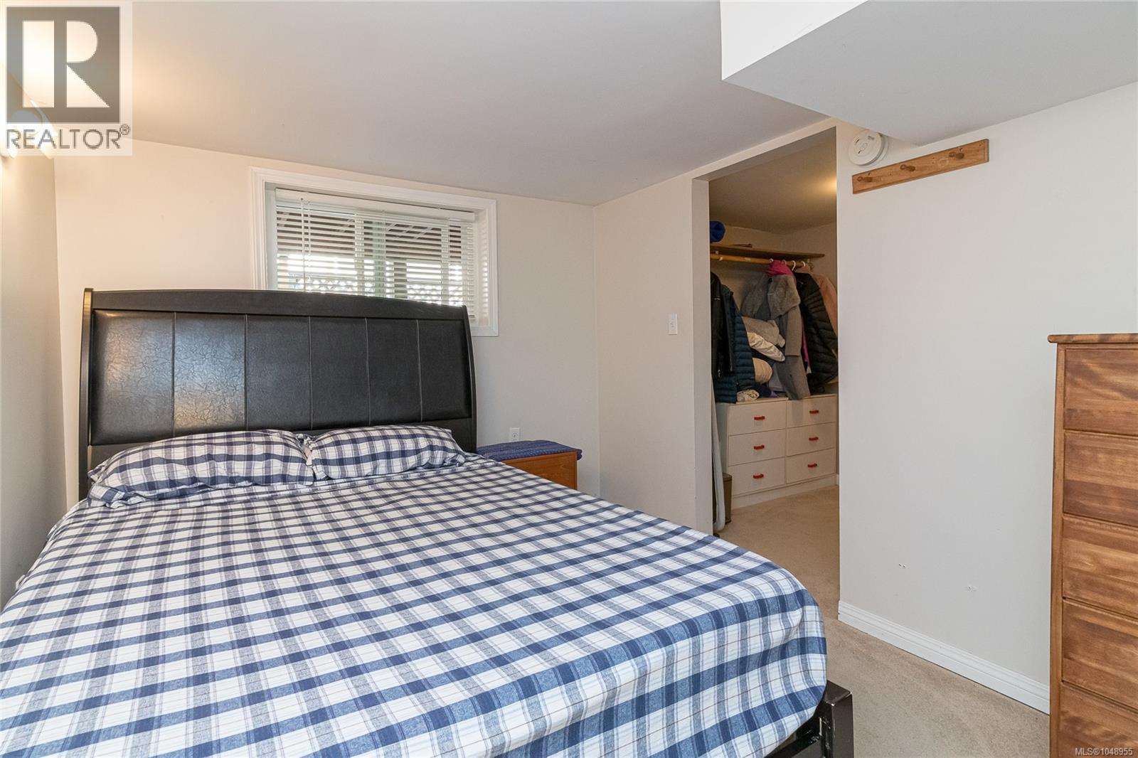 367 Vincent Avenue, Saanich