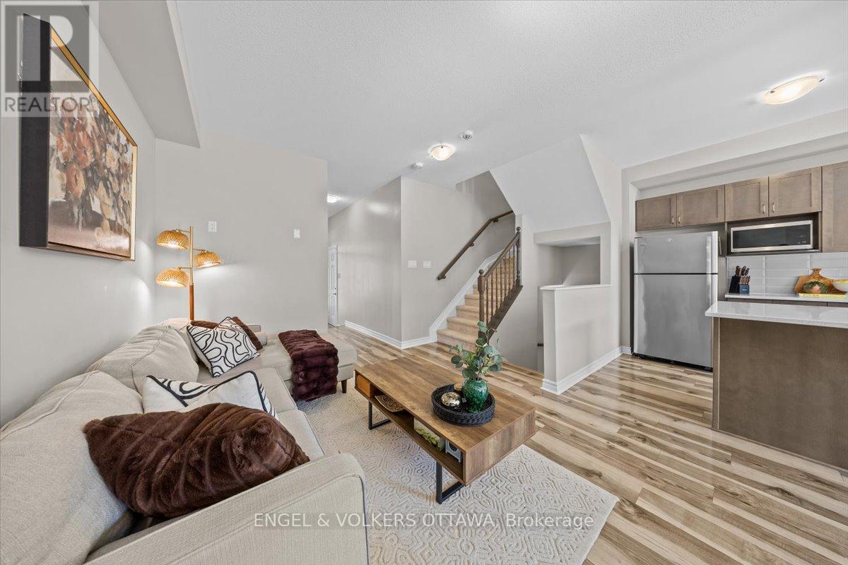 508 HYSSOP STREET - 7