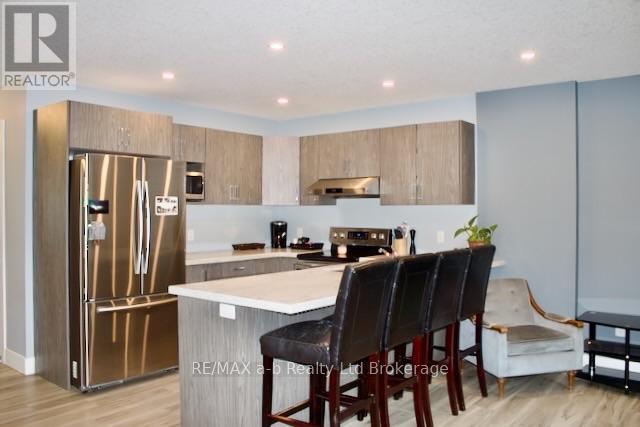 498 LAMPMAN PLACE, Woodstock (Woodstock - South) — photo 4