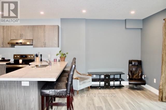498 LAMPMAN PLACE, Woodstock (Woodstock - South) — photo 5
