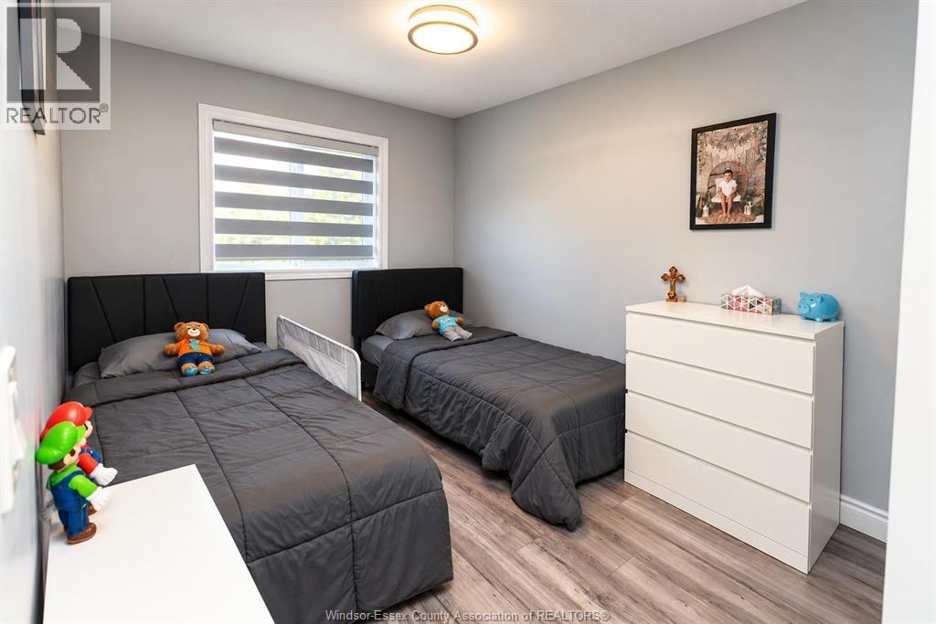 1035 TREVERTON CRESCENT - 12