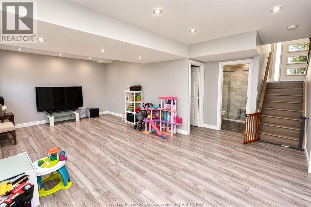 1035 TREVERTON CRESCENT - 16