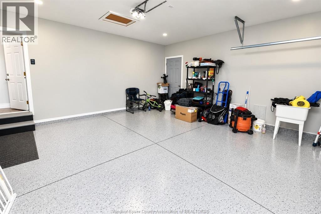 1035 TREVERTON CRESCENT - 27
