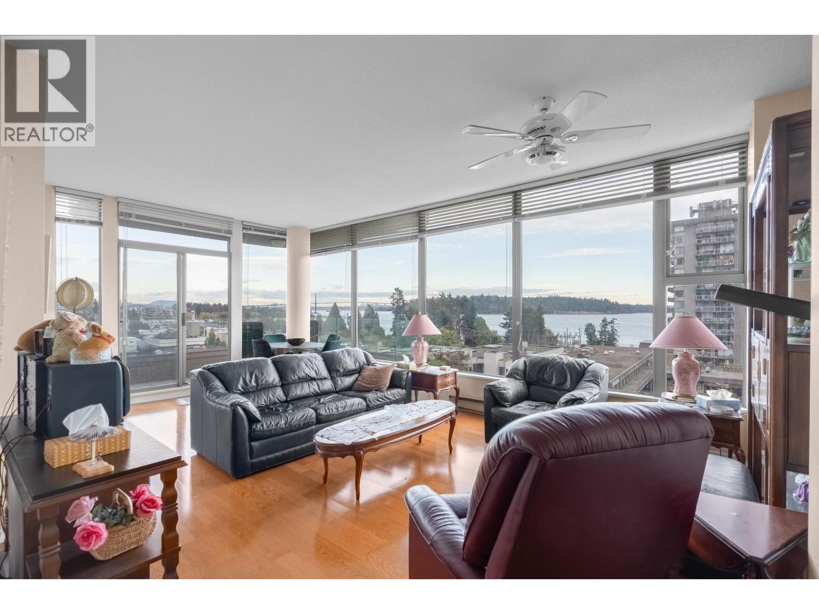 502 570 18TH STREET, West Vancouver — photo 8