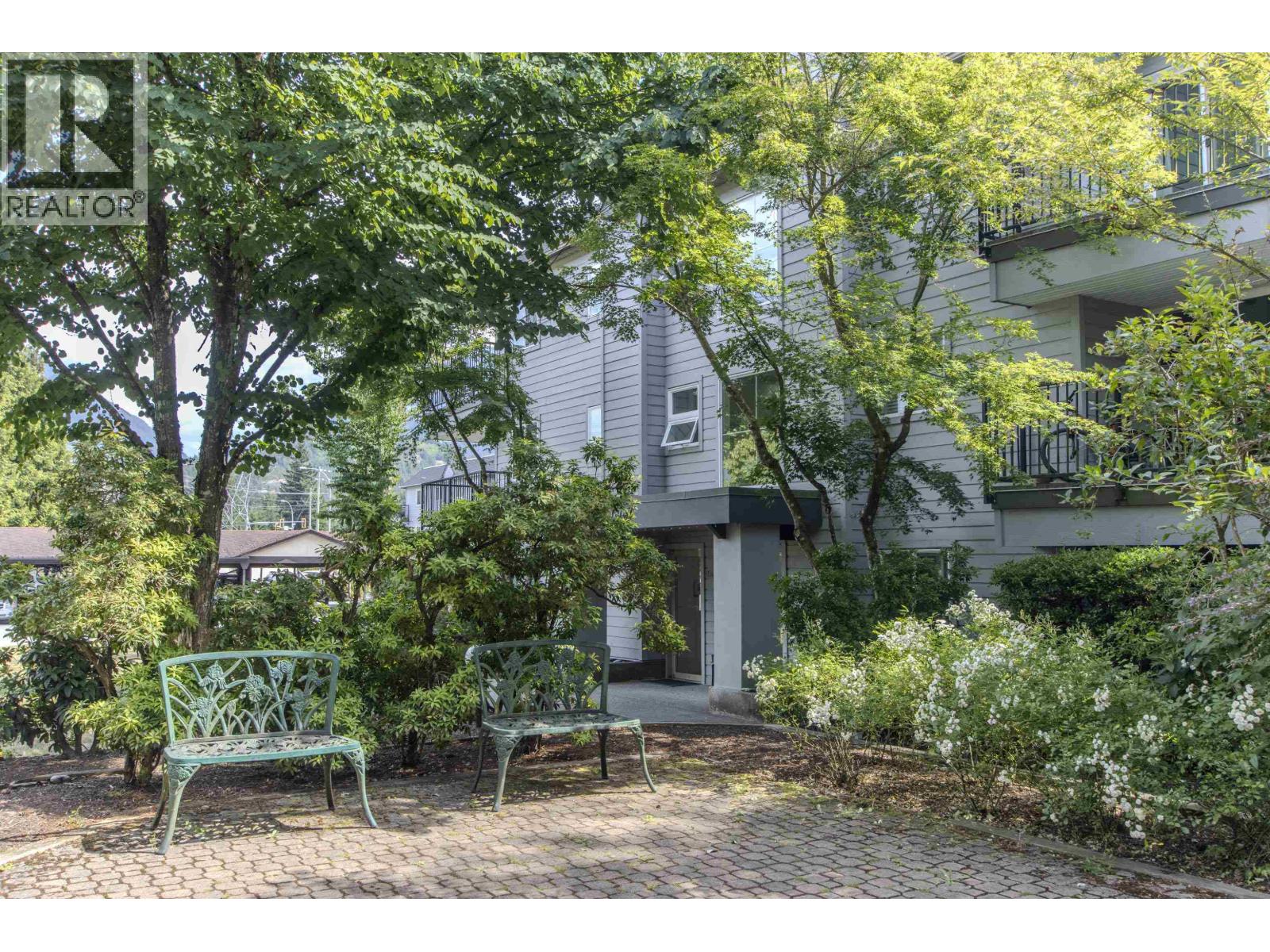 C308 40140 WILLOW CRESCENT, Squamish — photo 2