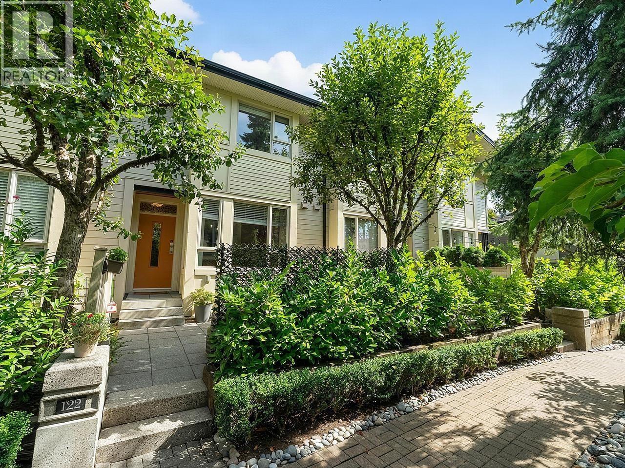 122 9229 UNIVERSITY CRESCENT, Burnaby — photo 1