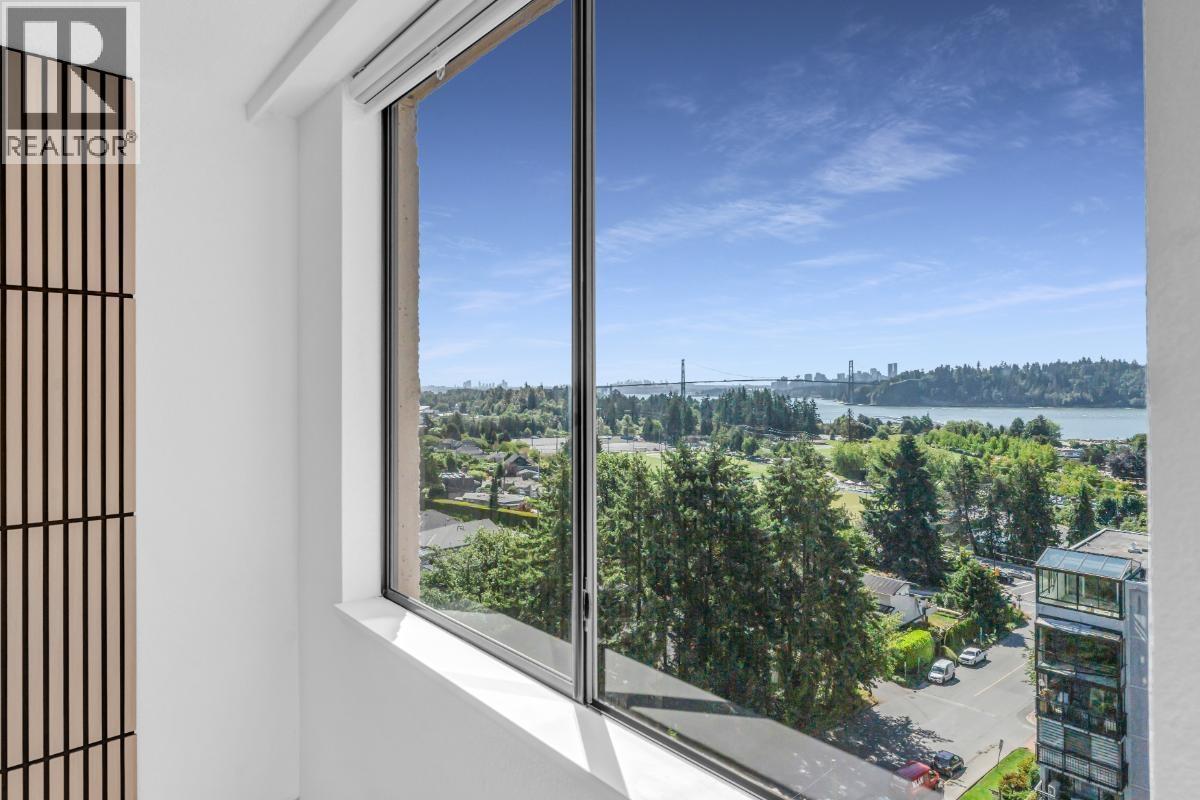 1102 555 13TH STREET, West Vancouver