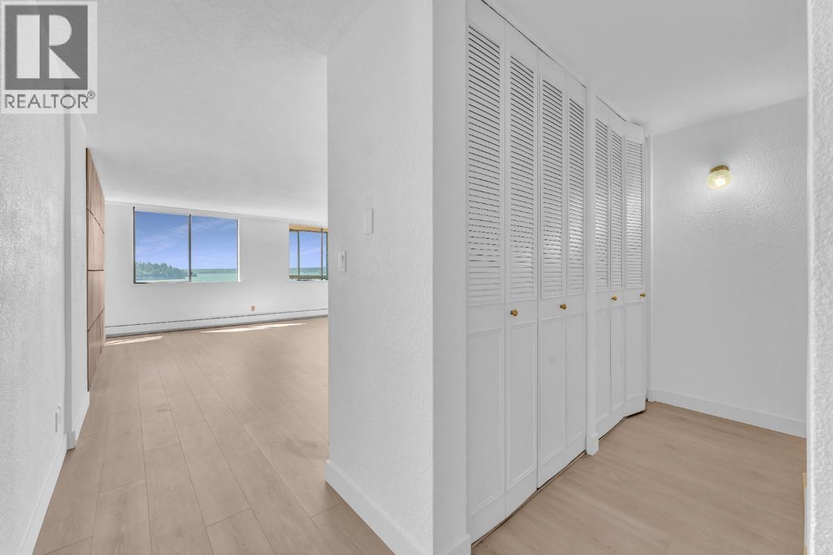 1102 555 13TH STREET, West Vancouver