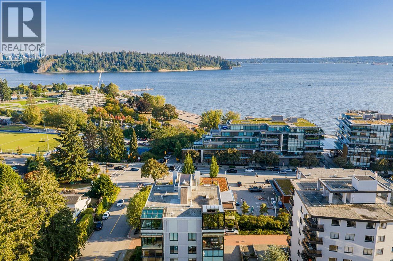 1102 555 13TH STREET, West Vancouver