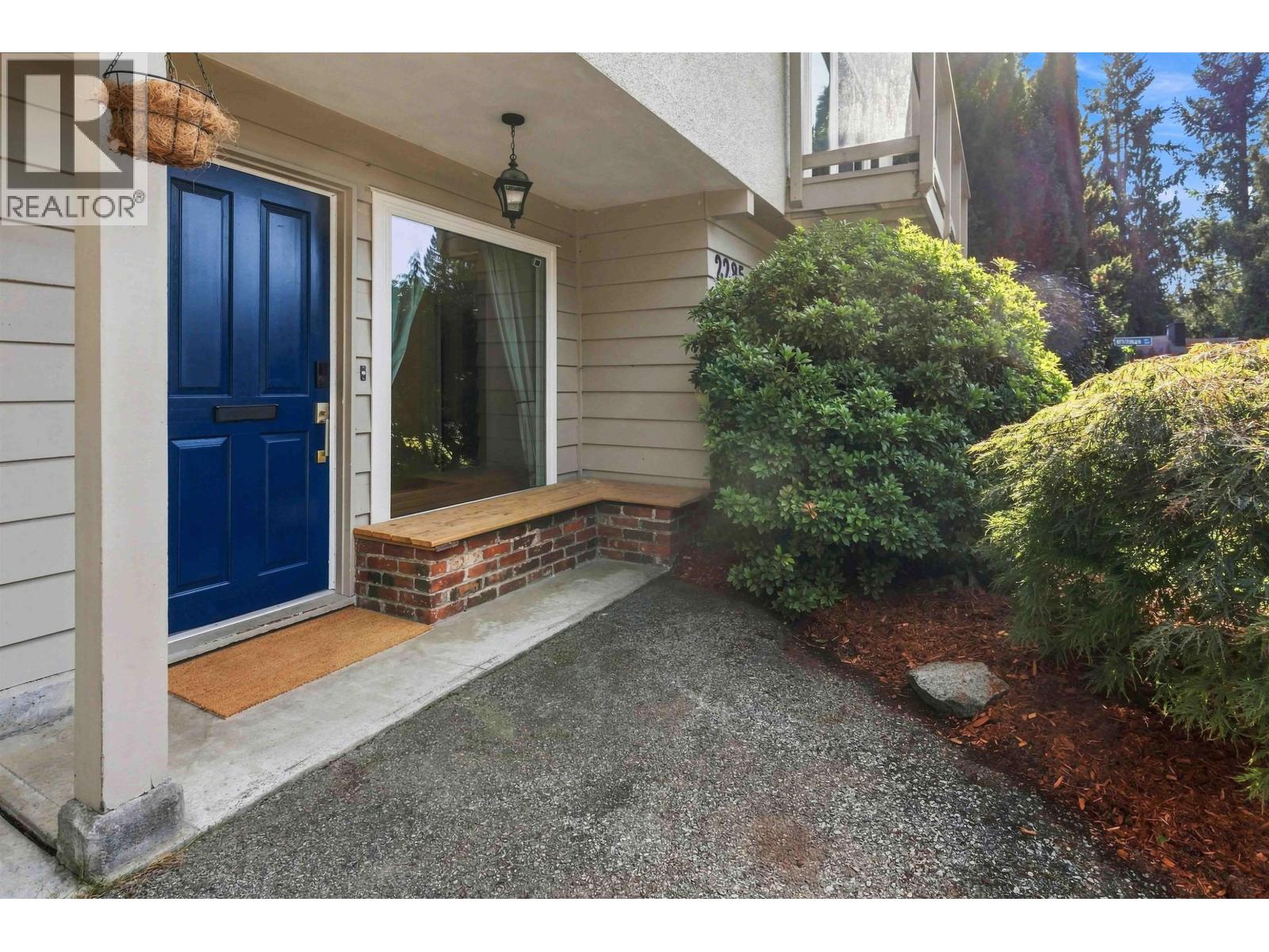 2285 TOMPKINS CRESCENT, North Vancouver — photo 2