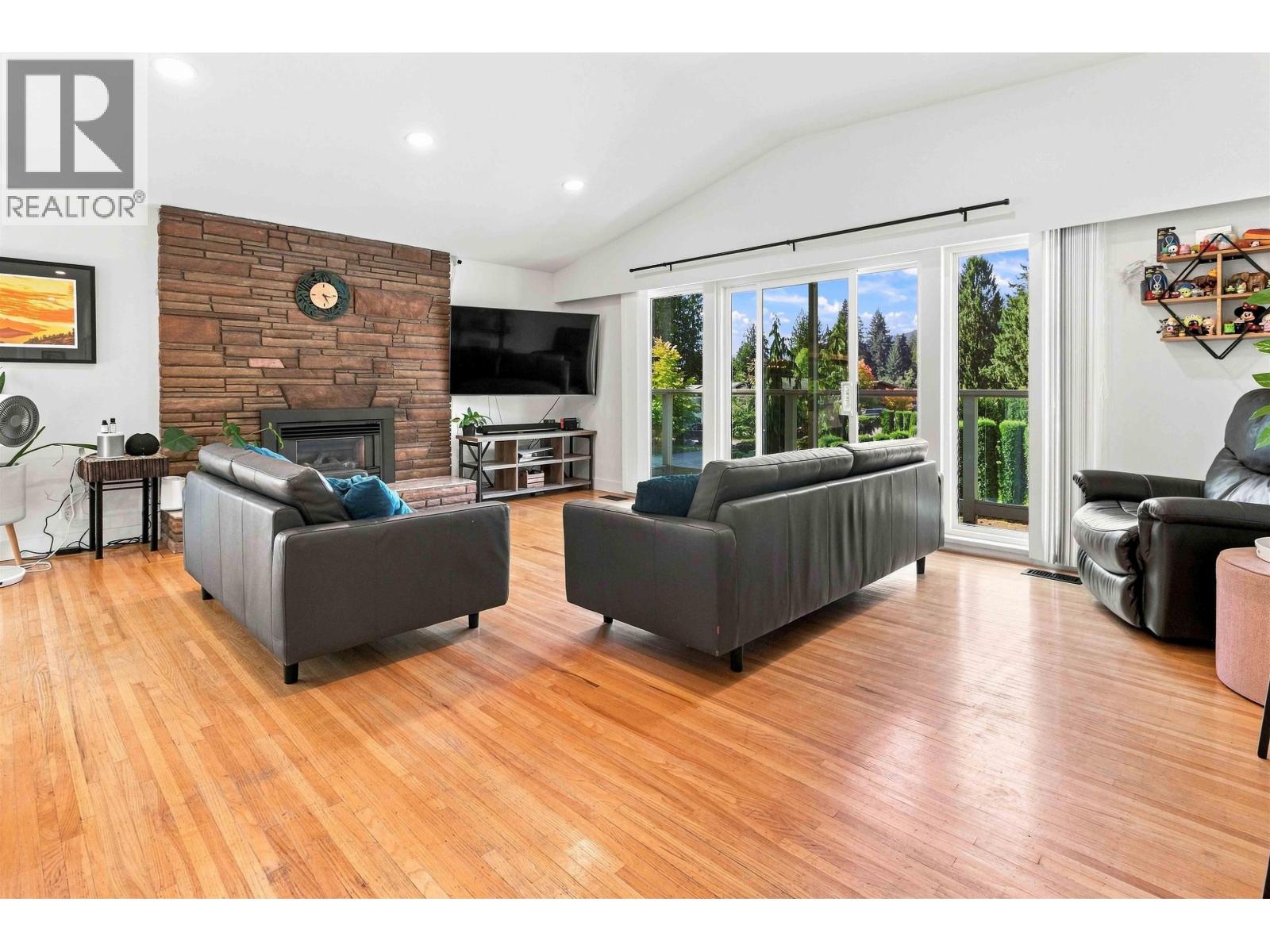 2285 TOMPKINS CRESCENT, North Vancouver — photo 4