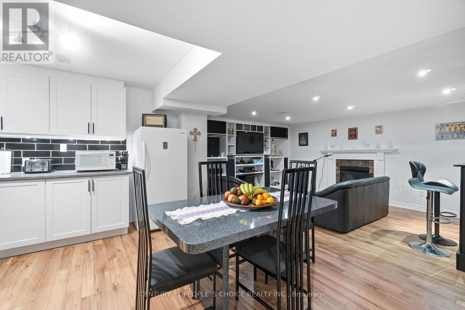 4 IMPERIAL CROWN LANE - 37