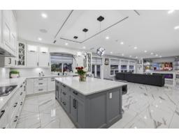 8995 Queen Mary Boulevard, Surrey, BC V3V6R2 Photo 9