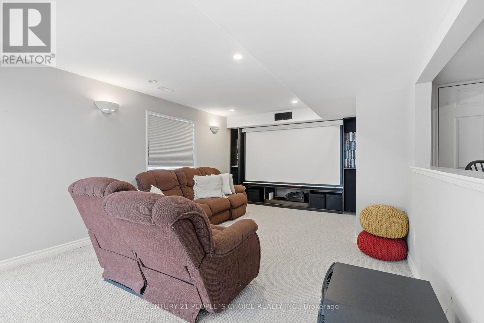 43 STRAWBERRY HILL COURT - 42