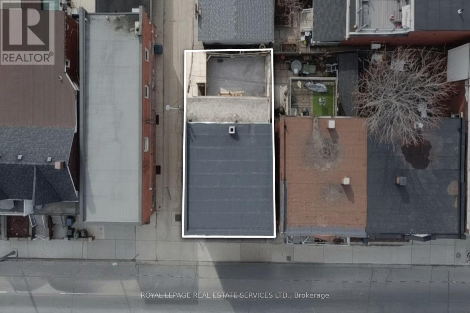 740 LANSDOWNE AVENUE - 23