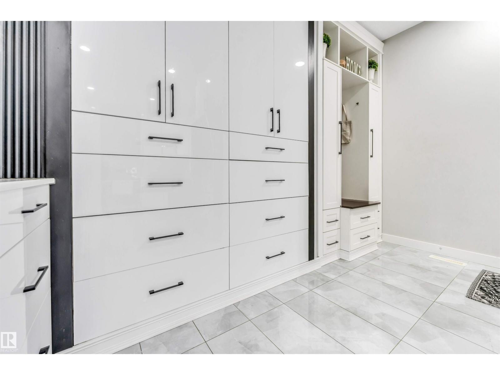 4712 35 ST - 16