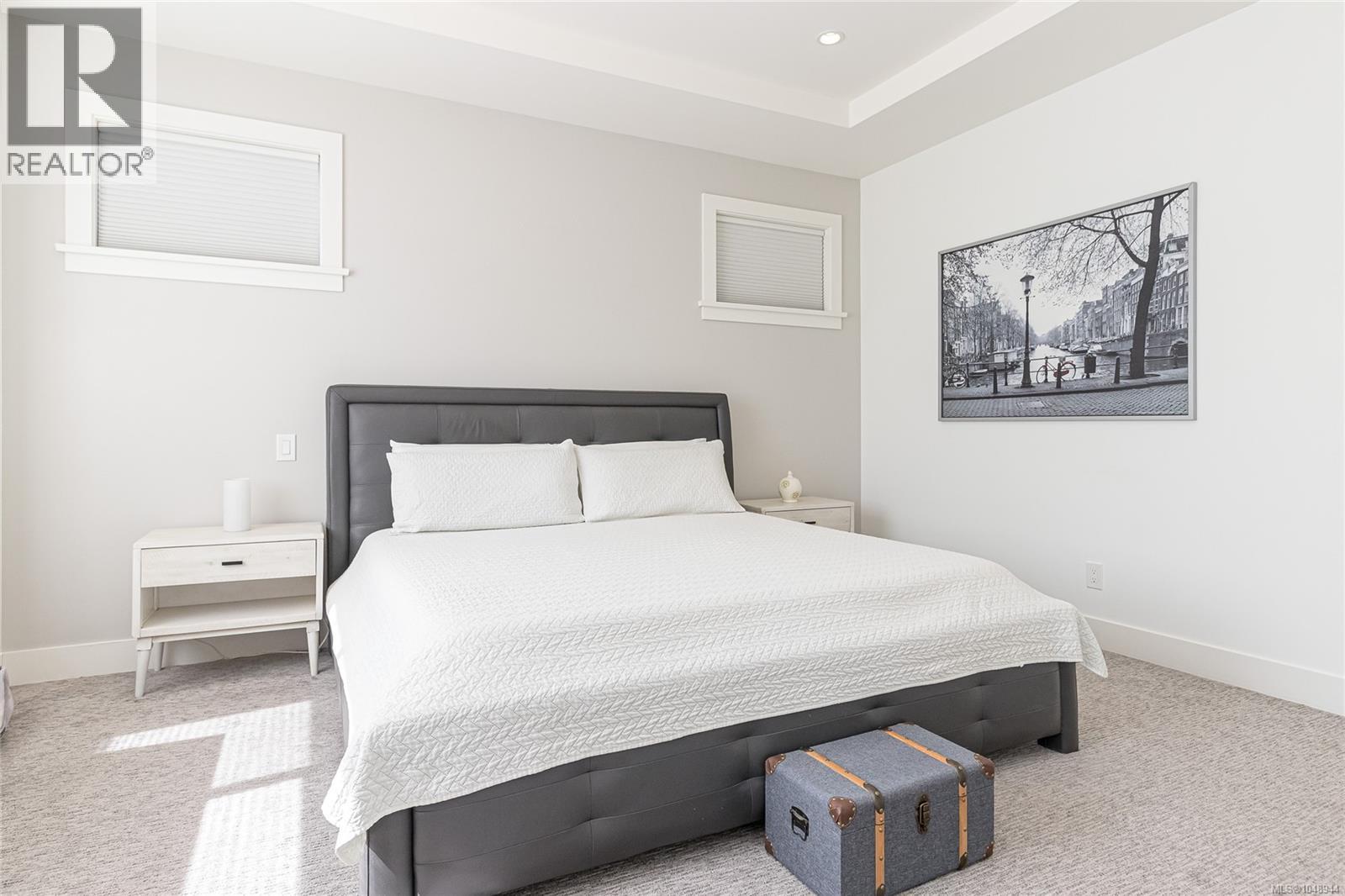 1005 Golden Spire Cres - 21