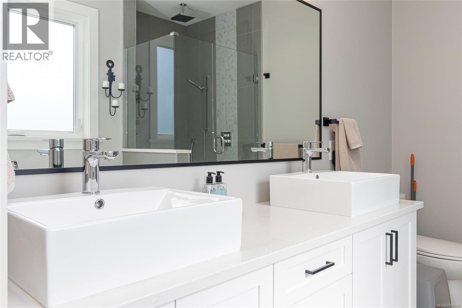  1005 Golden Spire Crescent, Langford