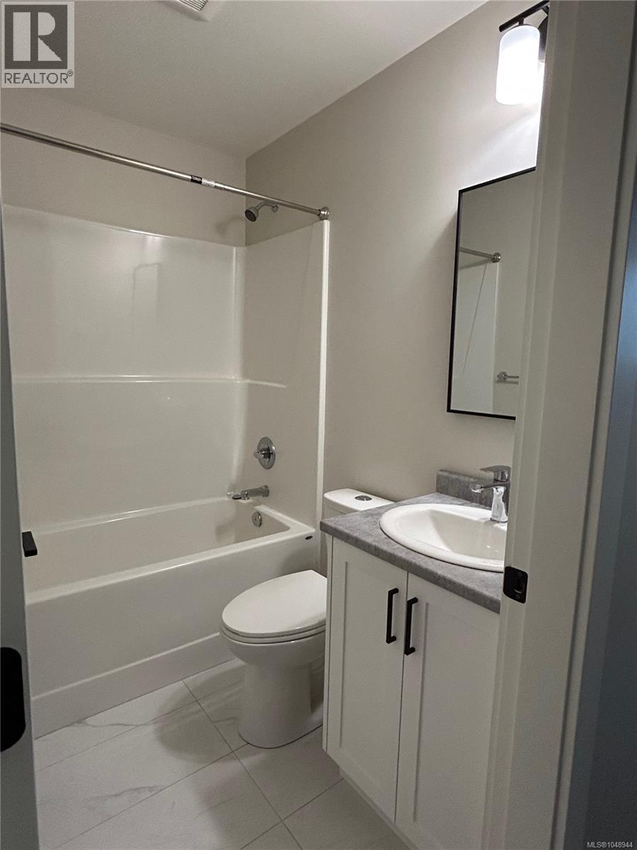  1005 Golden Spire Crescent, Langford