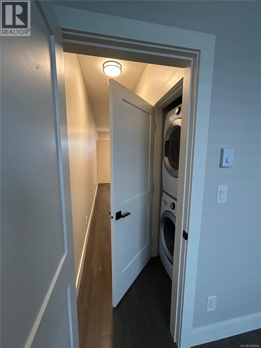  1005 Golden Spire Crescent, Langford