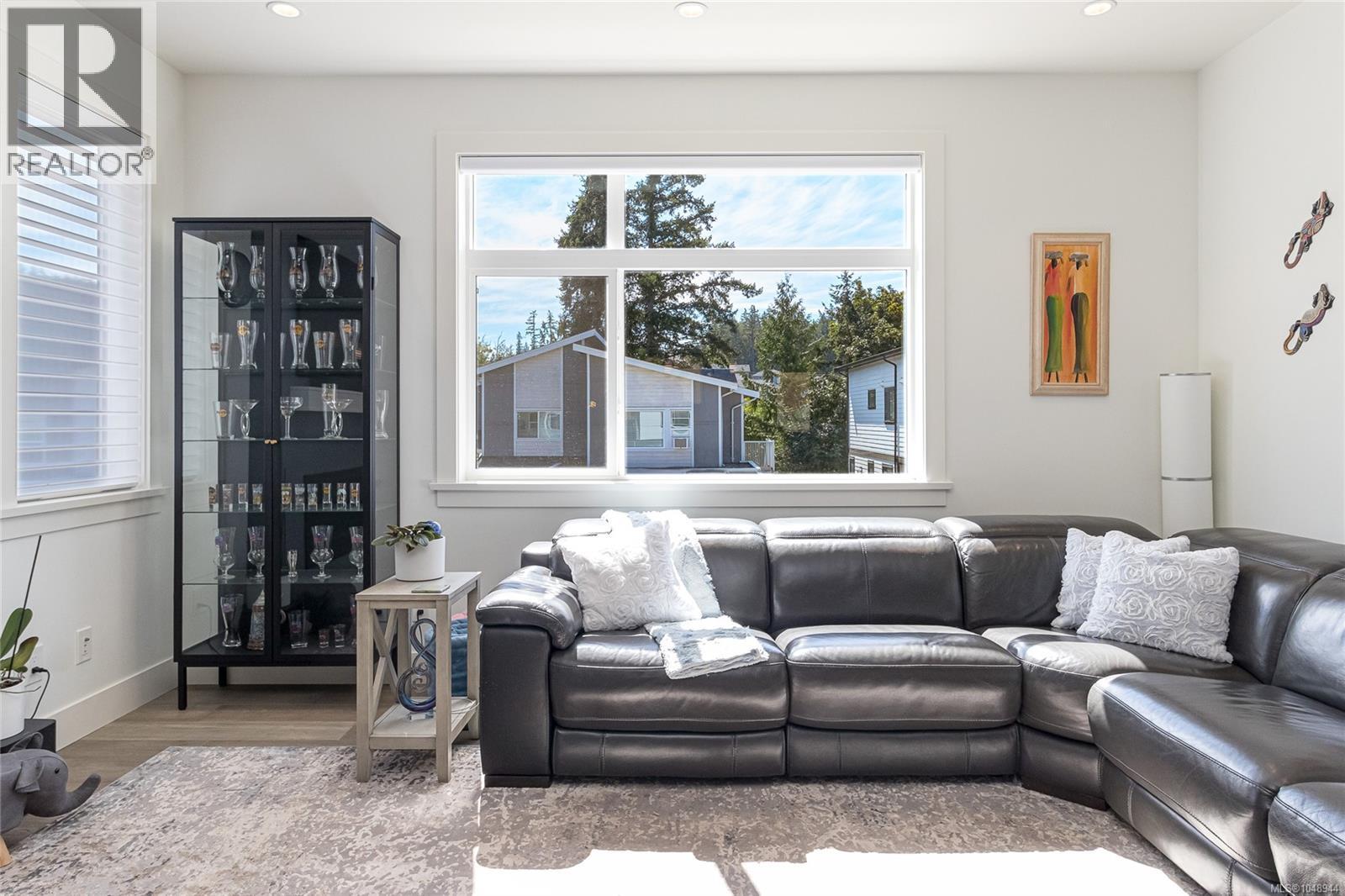  1005 Golden Spire Crescent, Langford