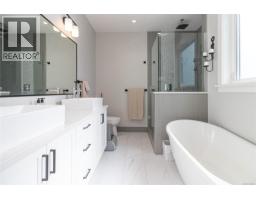 1005 Golden Spire Cres, Langford, BC V9C0M4 Photo 23