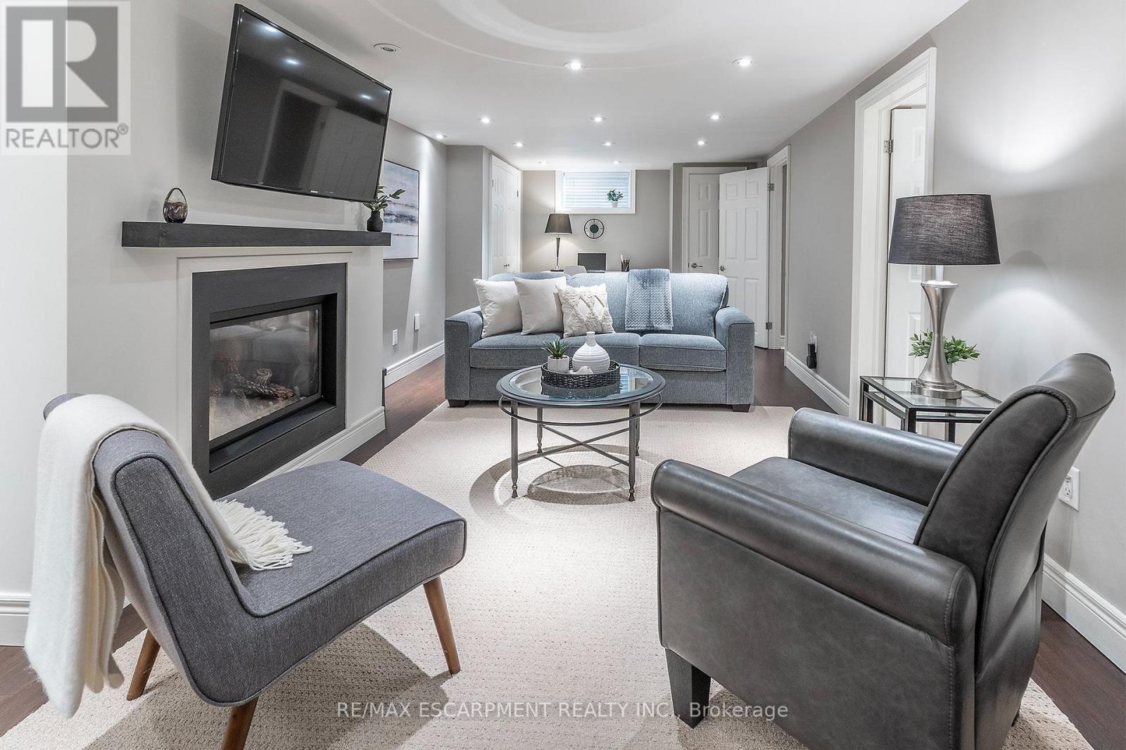 66 GARDEN AVENUE - 23